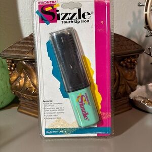Windmere Sizzle Touch-Up Battery Op Mini Travel Curling Iron Vintage Sealed! 80’